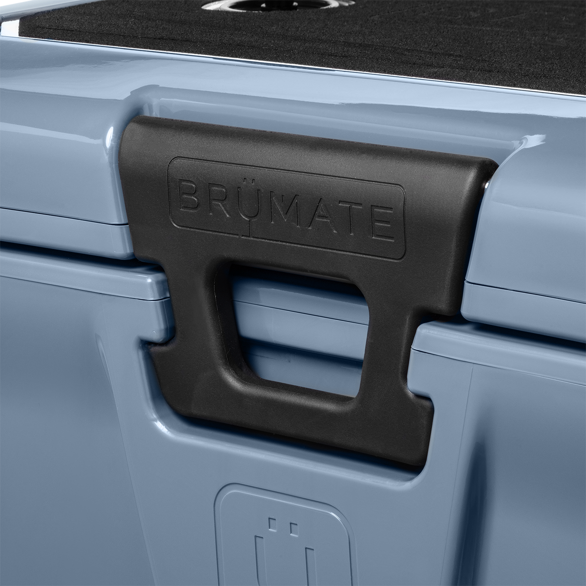 brutank-20qt-i1 BruTank-20-Denim-Latch.png